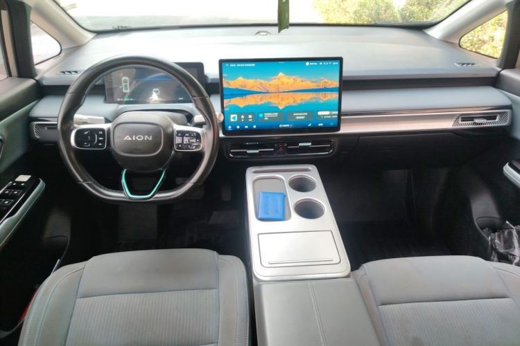 Used AION Y 2023 Younger Center Console