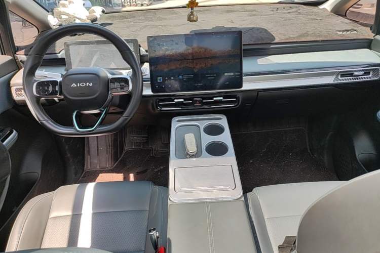 Used AION Y 2023 Plus 510 Smart Edition Center Console
