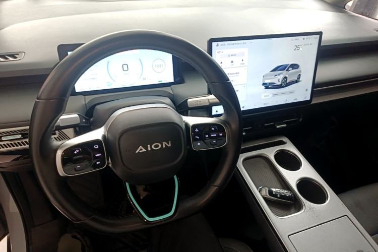 Used AION Y 2023 Plus 510 Enjoy Edition Center Console