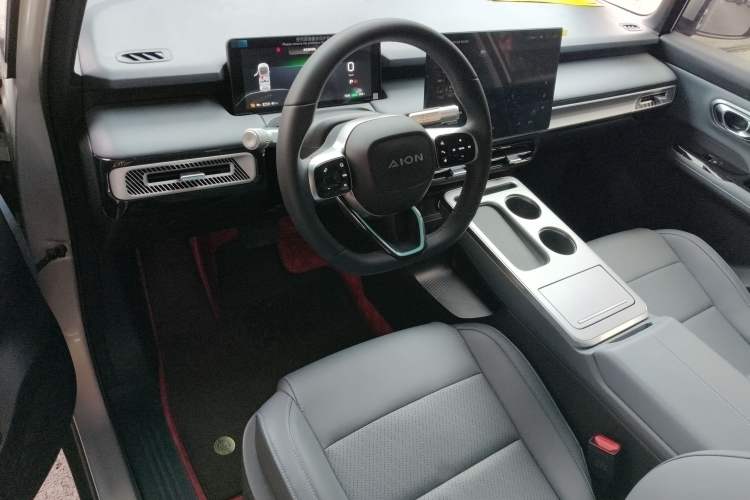 Used AION Y 2023 Younger Star Edition Center Console