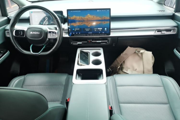 Used AION Y 2023 Plus 610 Smart Edition Ternary Lithium Center Console