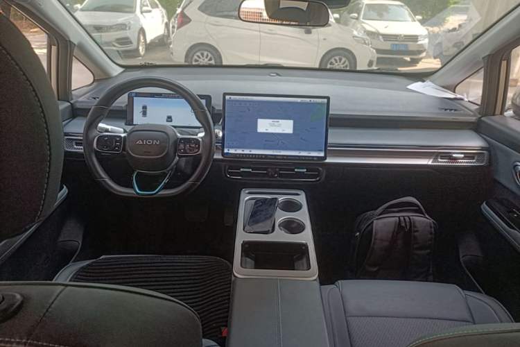 Used AION Y 2023 Plus 510 Smart Edition Center Console