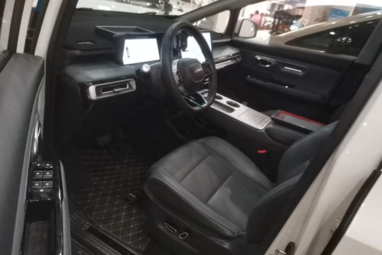 Used AION Y 2023 Plus 510 Smart Edition Driver Seat