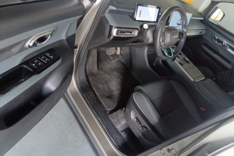 Used AION Y 2023 Plus 510 Smart Edition Driver Seat