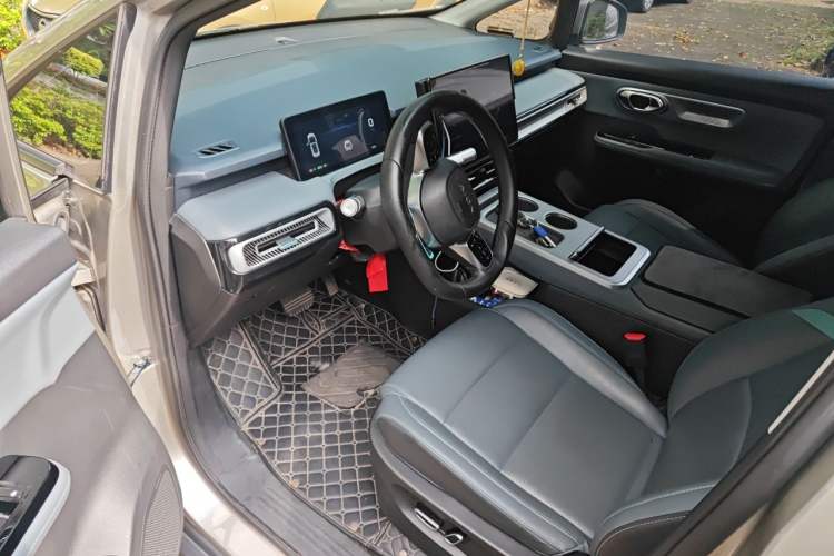 Used AION Y 2023 Plus 610 Smart Edition Ternary Lithium Driver Seat