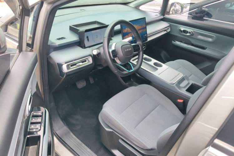 Used AION Y 2023 Plus 510 Executive Edition Driver Seat