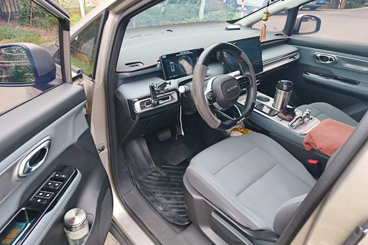 Used AION Y 2023 Plus 510 Executive Edition Driver Seat