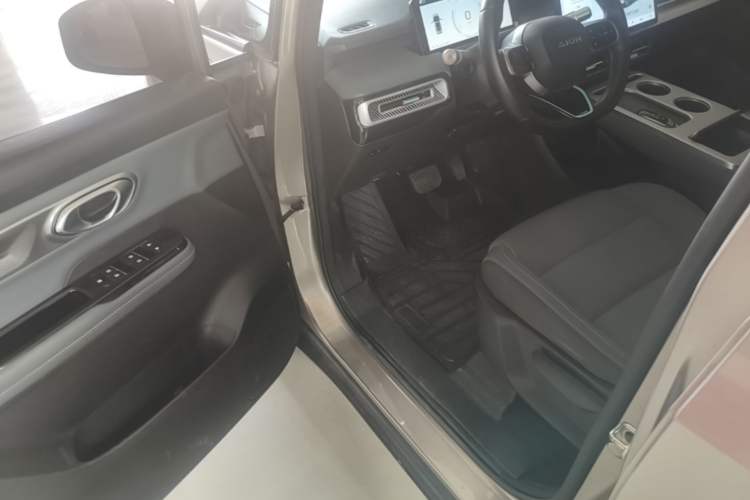 Used AION Y 2023 Younger Driver Seat
