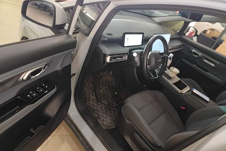 Used AION Y 2023 Plus 610 Enjoyment Edition Ternary Lithium Driver Seat