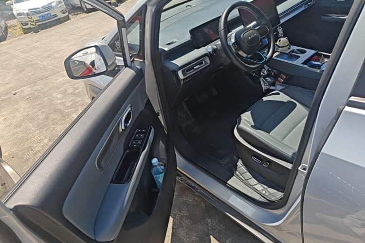 Used AION Y 2023 Younger Star Edition Driver Seat
