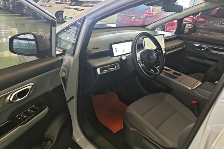 Used AION Y 2023 Plus 510 Executive Edition Driver Seat