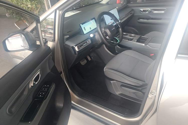 Used AION Y 2023 Plus 610 Enjoyment Edition Ternary Lithium Driver Seat