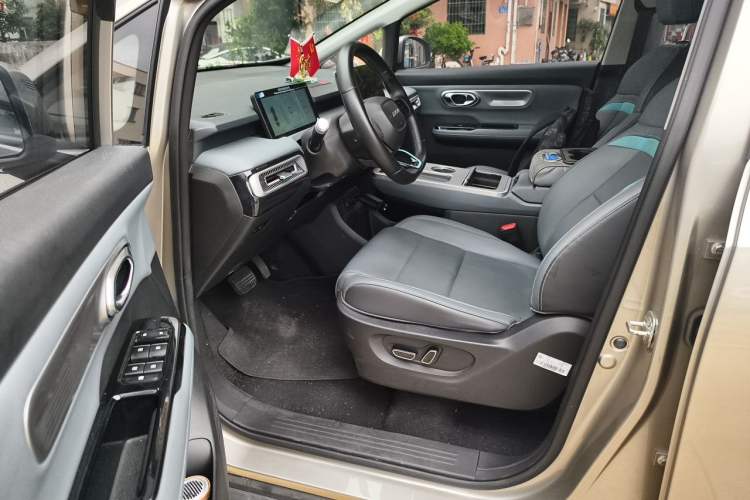 Used AION Y 2023 Plus 510 Smart Edition Driver Seat