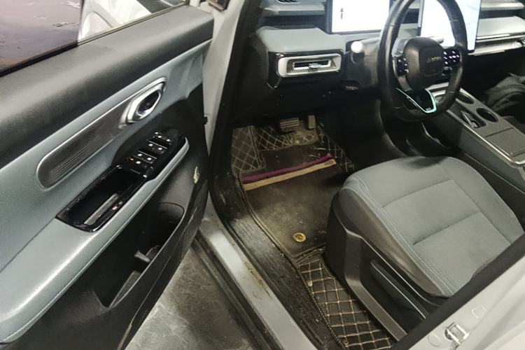 Used AION Y 2023 Plus 510 Enjoy Edition Driver Seat