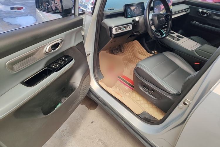 Used AION Y 2023 Younger Star Edition Driver Seat
