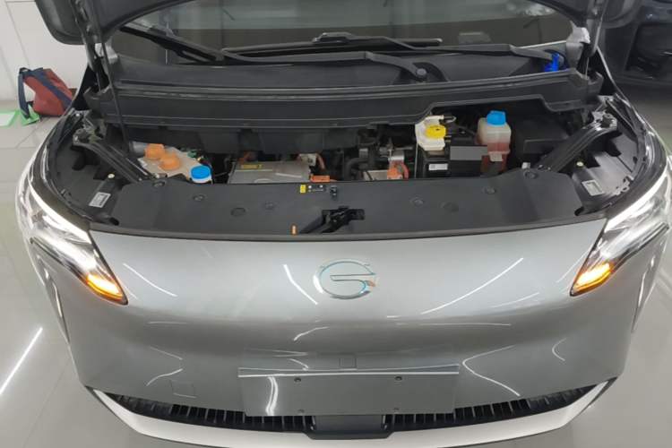 Used AION Y 2023 Younger Engine Bay
