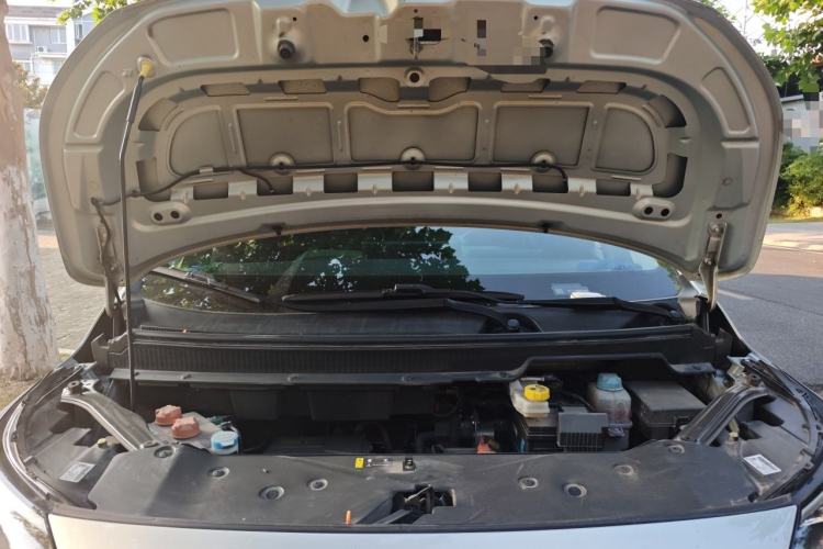 Used AION Y 2023 Younger Engine Bay