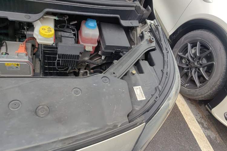 Used AION Y 2023 Plus 610 Enjoy Edition Engine Bay Left