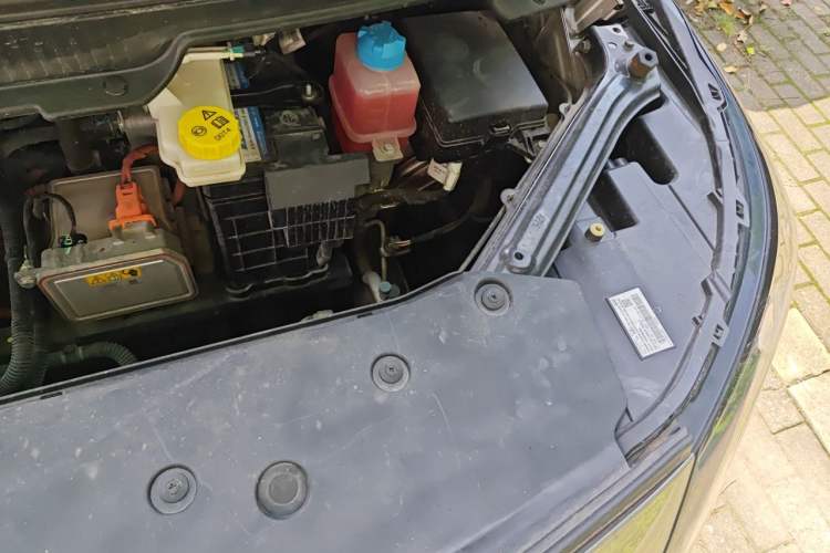 Used AION Y 2023 Plus 610 Smart Edition Ternary Lithium Engine Bay Left