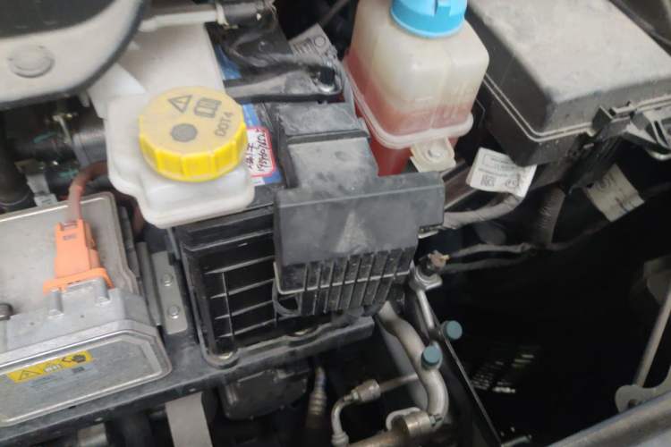Used AION Y 2023 Younger Engine Bay Left