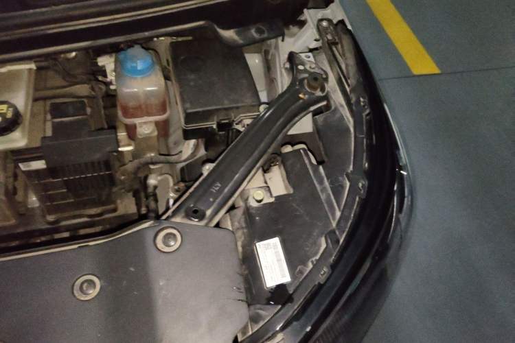 Used AION Y 2023 Plus 510 Executive Edition Engine Bay Left