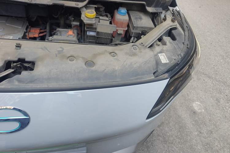 Used AION Y 2023 Younger Engine Bay Left