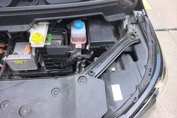 Used AION Y 2023 Younger Engine Bay Left