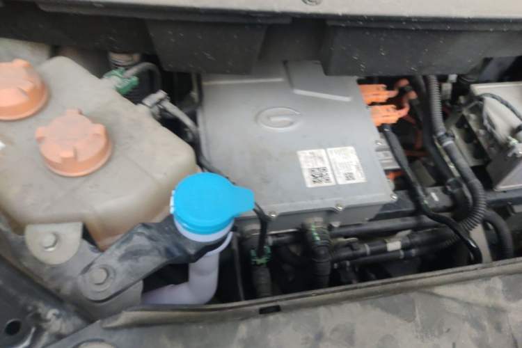 Used AION Y 2023 Younger Engine Bay Right
