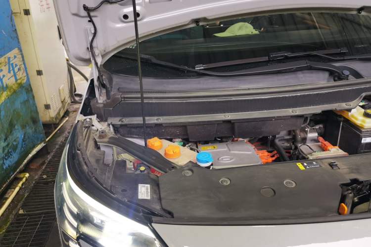 Used AION Y 2023 Plus 510 Smart Edition Engine Bay Right