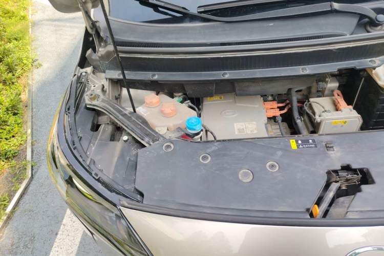Used AION Y 2023 Younger Engine Bay Right