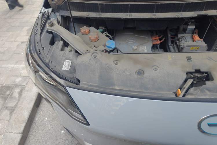 Used AION Y 2023 Younger Engine Bay Right