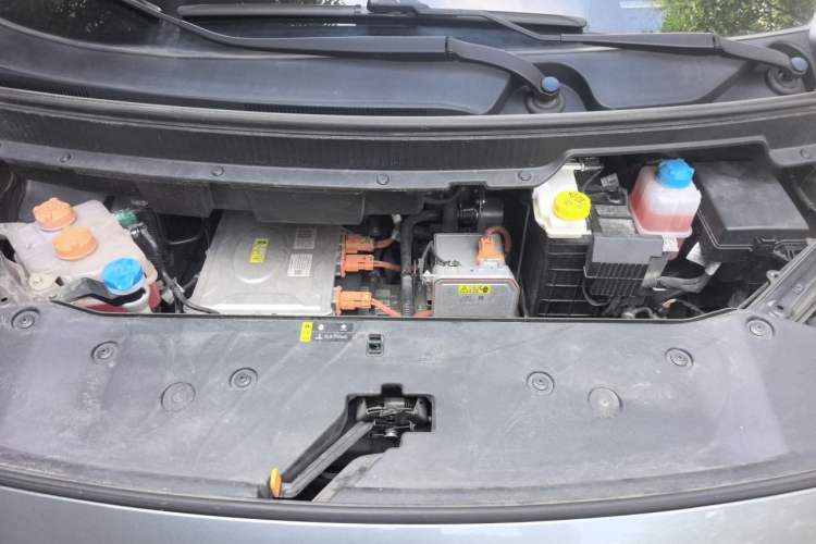 Used AION Y 2023 Younger Engine Bay