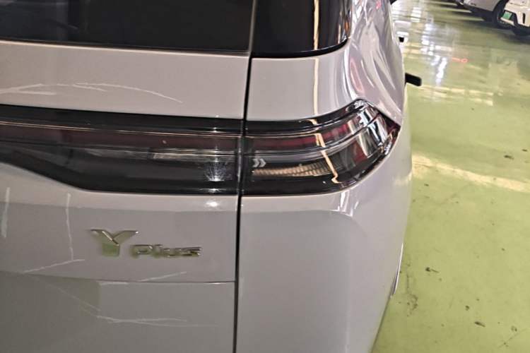 Used AION Y 2023 Plus 510 Executive Edition Exterior 3