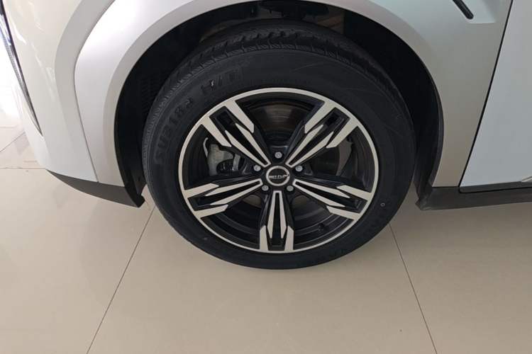 Used AION Y 2023 Younger Exterior 4