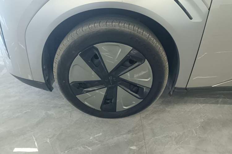 Used AION Y 2023 Younger Exterior 4