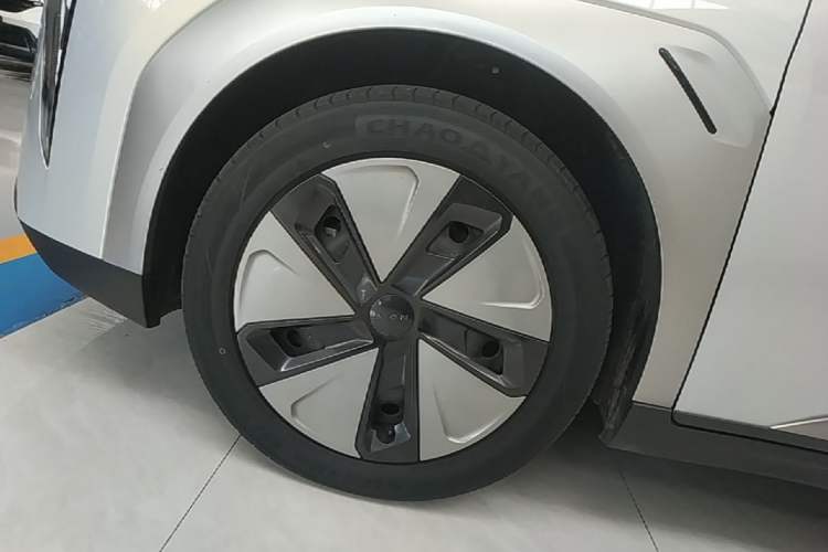 Used AION Y 2023 Younger Exterior 4