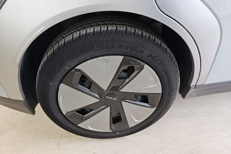 Used AION Y 2023 Plus 610 Enjoy Edition Exterior 5