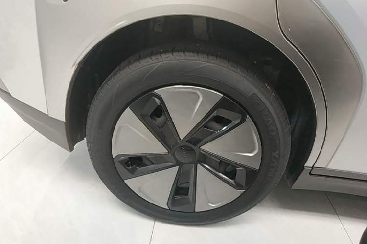 Used AION Y 2023 Younger Exterior 5