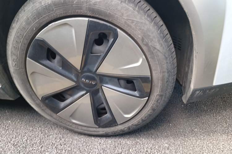 Used AION Y 2023 Younger Exterior 7