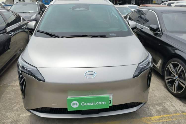 Used AION Y 2023 Plus 510 Executive Edition Front