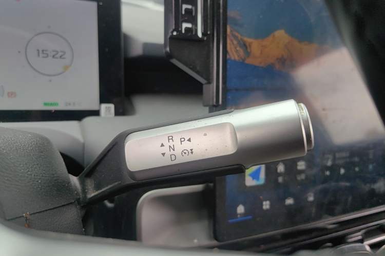 Used AION Y 2023 Plus 610 Enjoy Edition Gear Lever