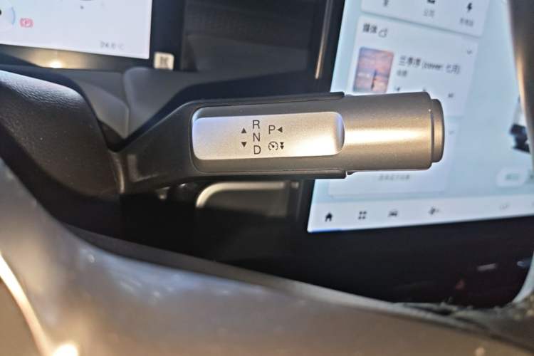Used AION Y 2023 Younger Gear Lever