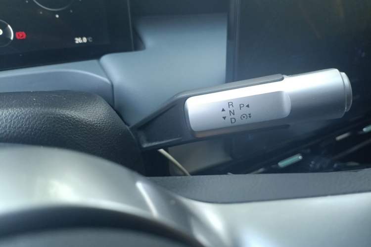 Used AION Y 2023 Plus 510 Enjoy Edition Gear Lever