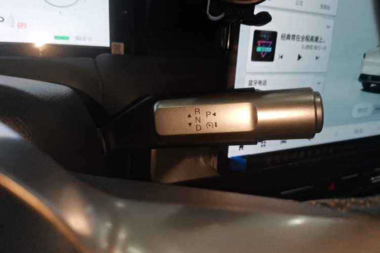 Used AION Y 2023 Plus 510 Smart Edition Gear Lever