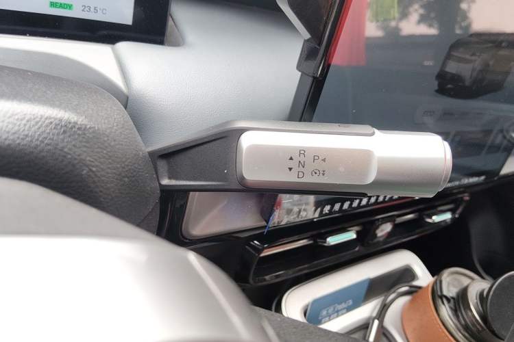 Used AION Y 2023 Plus 510 Smart Edition Gear Lever