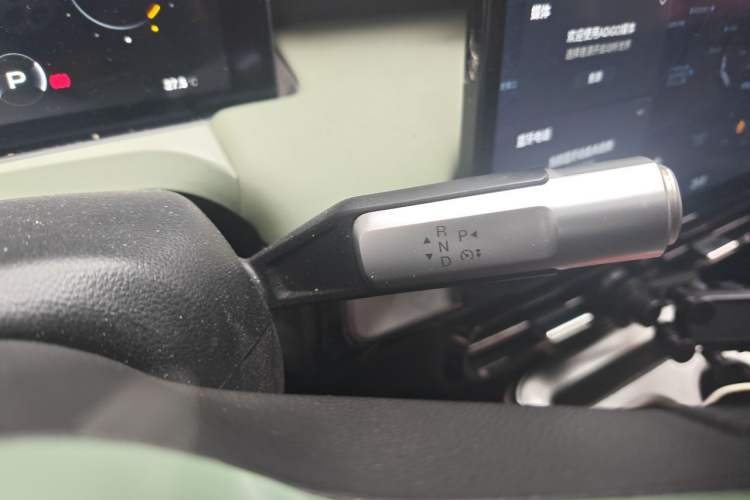 Used AION Y 2023 Plus 510 Enjoy Edition Gear Lever