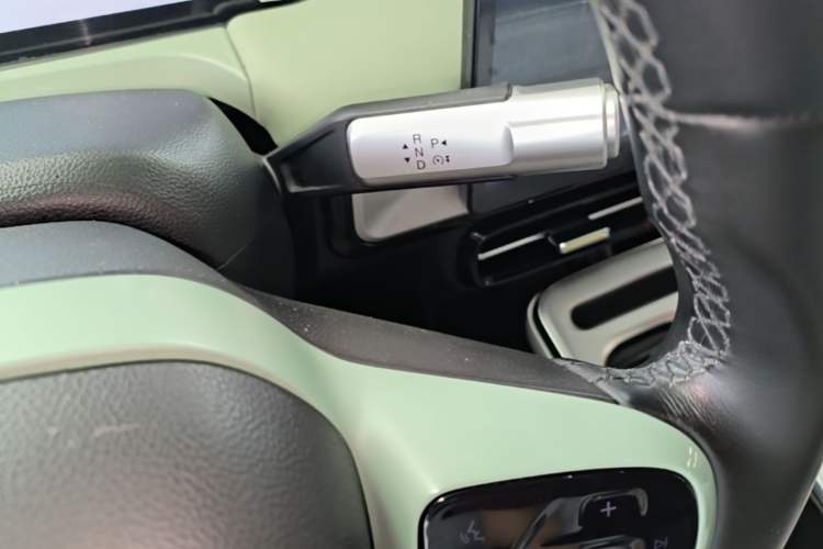 Used AION Y 2023 Plus 610 Smart Edition Ternary Lithium Gear Lever