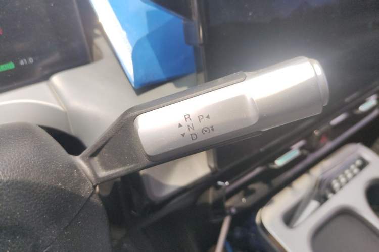 Used AION Y 2023 Plus 510 Enjoy Edition Gear Lever