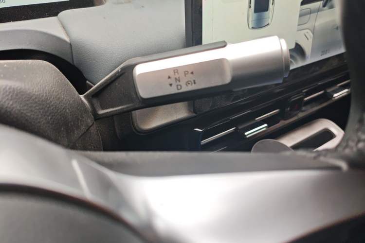 Used AION Y 2023 Younger Gear Lever