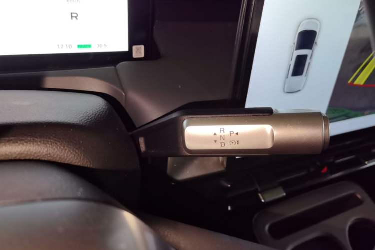Used AION Y 2023 Plus 510 Enjoy Edition Gear Lever